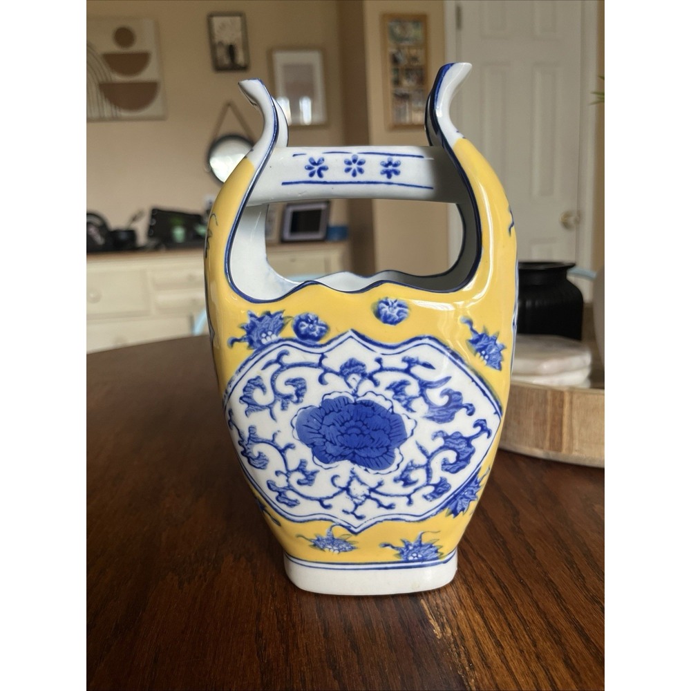 Chinese Vase with Unique Top Handle Beautiful Floweral Design No Nicks Or Cracks